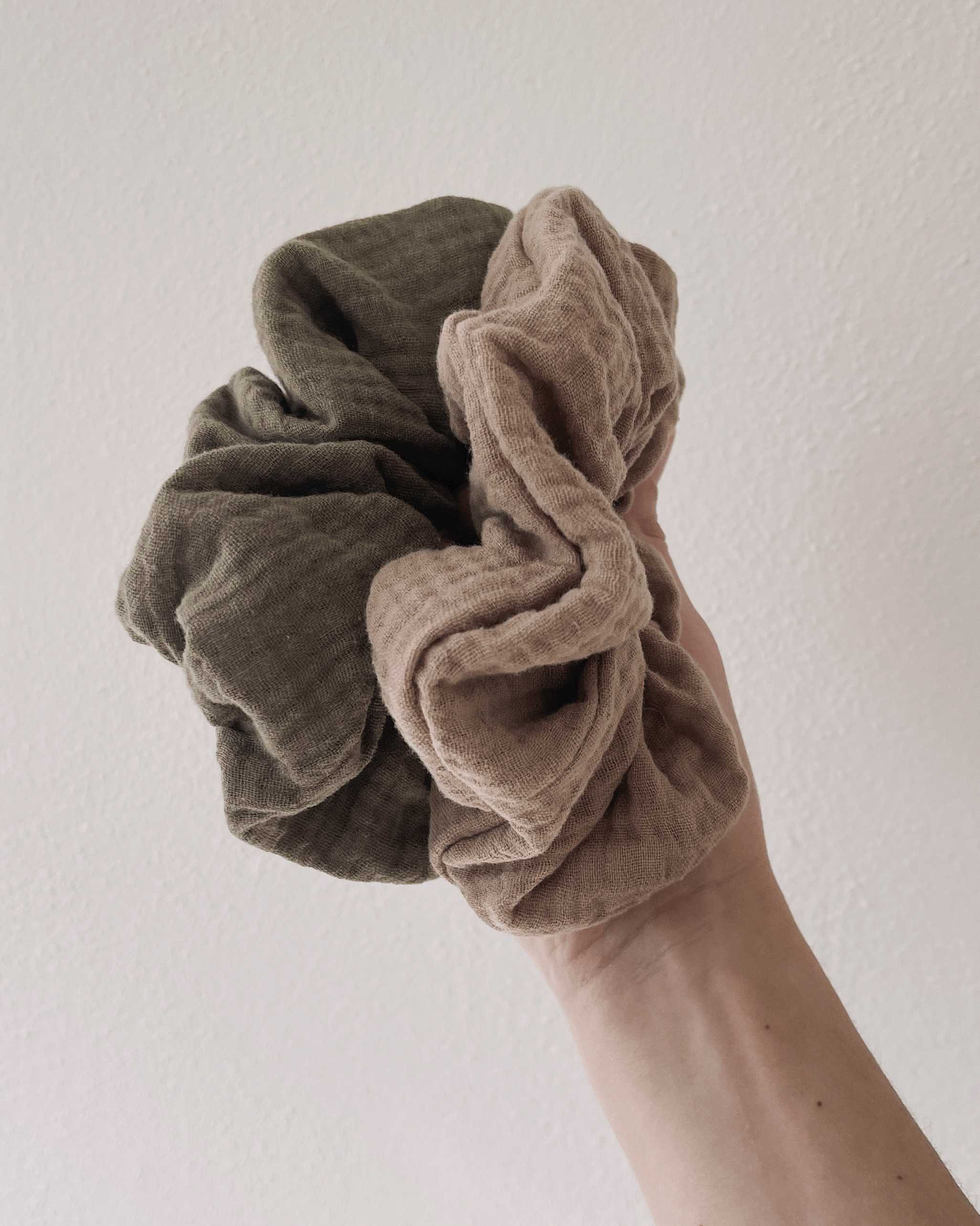 Scrunchies aus Musselin; Pastell- / Erdtöne
