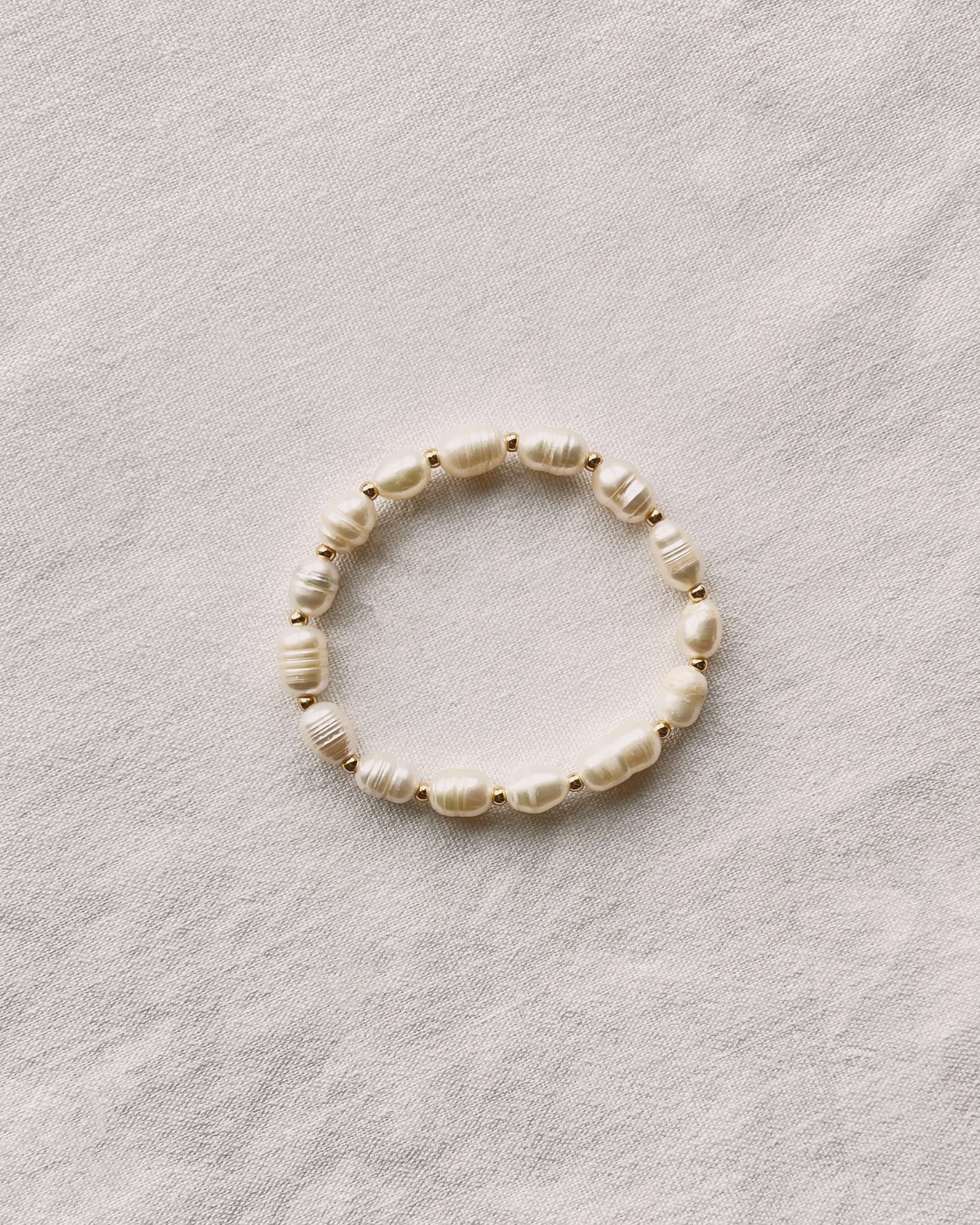 Armband aus Süßwasserperlen